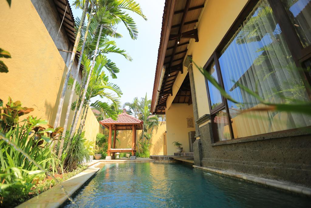Putri Bali Villa Seminyak Exterior foto