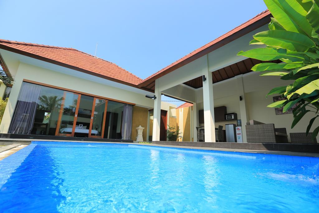 Putri Bali Villa Seminyak Exterior foto
