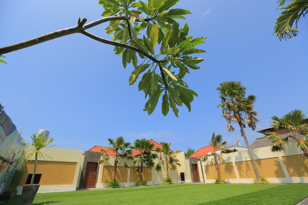 Putri Bali Villa Seminyak Exterior foto
